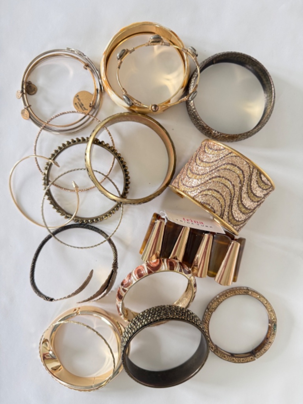 RESELLER LOT 19 Gold tone Bracelets VINTAGE to NOW